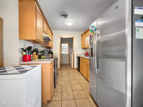 Kitchen - 8518 Highway 483, Lena, MS 39094 photo 1 of 1