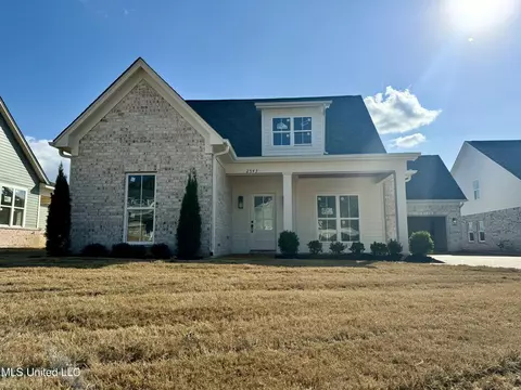2543 Saint Charles Cv, Southaven, MS 38672