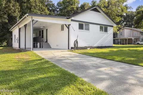 1219 Polk Ave, Pascagoula, MS 39567