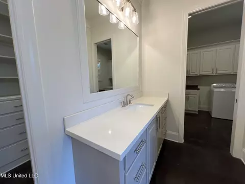 Bath - 731 Glenwild Dr, Canton, MS 39046 photo 5 of 12