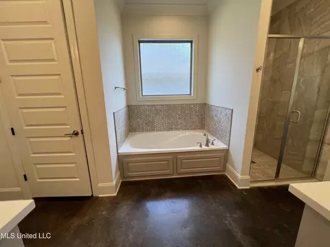 Bath - 731 Glenwild Dr, Canton, MS 39046 photo 6 of 12