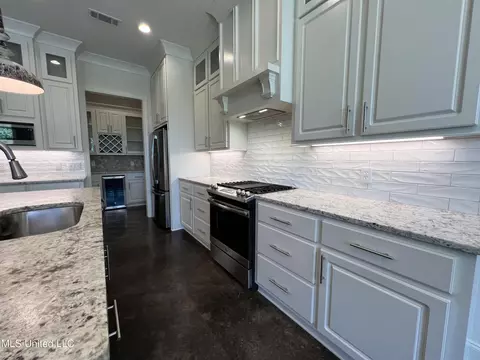 Kitchen - 731 Glenwild Dr, Canton, MS 39046 photo 3 of 12