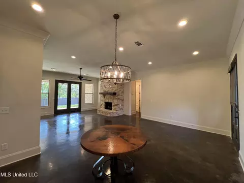 Living - 731 Glenwild Dr, Canton, MS 39046 photo 1 of 5