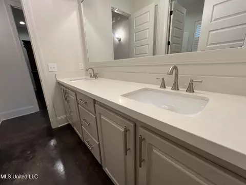 Bath - 731 Glenwild Dr, Canton, MS 39046 photo 10 of 12