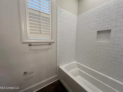 Bath - 731 Glenwild Dr, Canton, MS 39046 photo 7 of 12