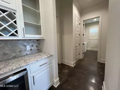 Entry Way - 731 Glenwild Dr, Canton, MS 39046 photo 3 of 8