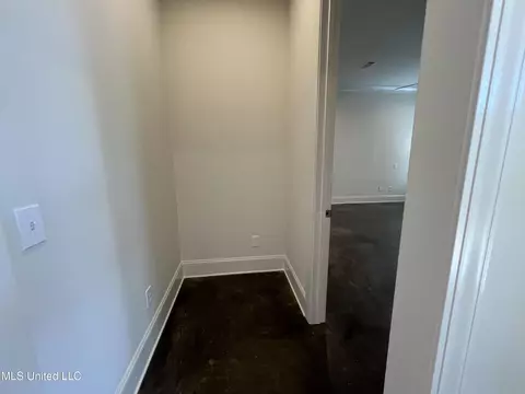 Entry Way - 731 Glenwild Dr, Canton, MS 39046 photo 5 of 8