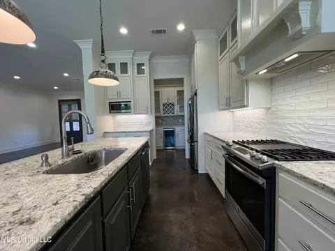 Kitchen - 731 Glenwild Dr, Canton, MS 39046 photo 5 of 12