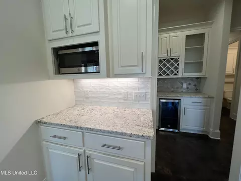 Kitchen - 731 Glenwild Dr, Canton, MS 39046 photo 9 of 12