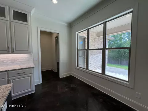Entry Way - 731 Glenwild Dr, Canton, MS 39046 photo 4 of 8
