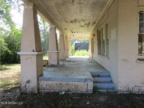 1655 Saint Charles St, Jackson, MS 39209 photo 2