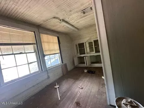 1655 Saint Charles St, Jackson, MS 39209 photo 9