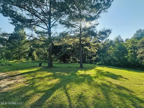 146 Hundred Acre Rd, Neely, MS 39461
