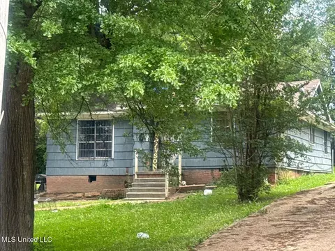 136 Bradley St, Jackson, MS 39209 photo 1