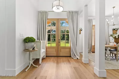 Entry Way - 19255 Eli Dudley Rd, Moss Point, MS 39562 photo 2 of 2