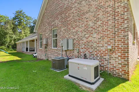Exterior - 19255 Eli Dudley Rd, Moss Point, MS 39562 photo 5 of 5