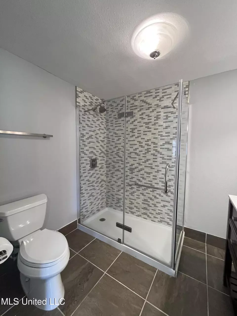 Bath - 16 52 St, Gulfport, MS 39507 photo 4 of 5
