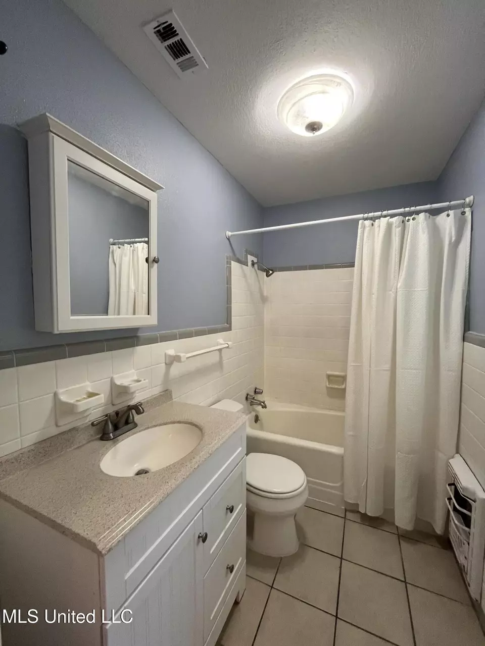 Bath - 16 52 St, Gulfport, MS 39507 photo 3 of 5