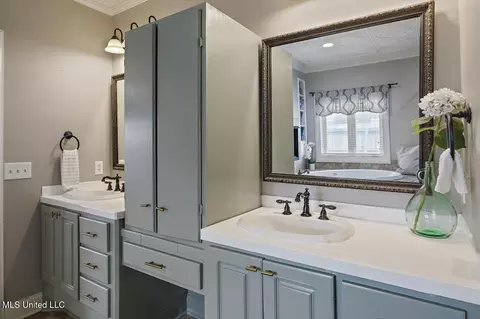 Bath - 603 Brookfield Pl, Florence, MS 39073 photo 1 of 4