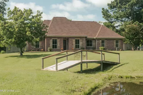 548 Holly Bush Rd, Brandon, MS 39047