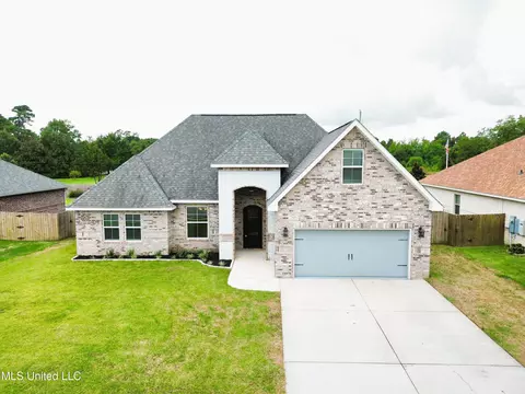 7919 Village Green Dr, Biloxi, MS 39532