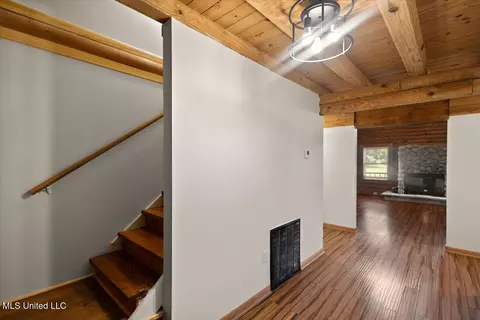 Entry Way - 126 Parks Rd, Jackson, MS 39212 photo 2 of 7