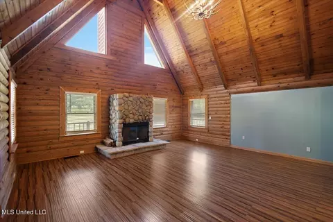 Living - 126 Parks Rd, Jackson, MS 39212 photo 1 of 2