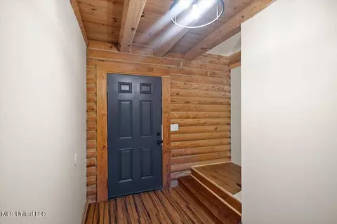 Entry Way - 126 Parks Rd, Jackson, MS 39212 photo 1 of 7