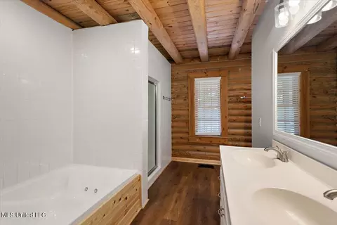 Bath - 126 Parks Rd, Jackson, MS 39212 photo 2 of 4