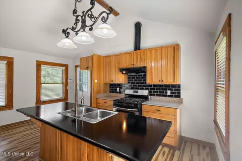 Kitchen - 126 Parks Rd, Jackson, MS 39212 photo 2 of 2