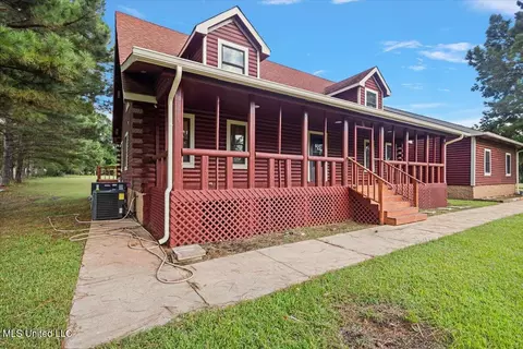 Exterior - 126 Parks Rd, Jackson, MS 39212 photo 2 of 7