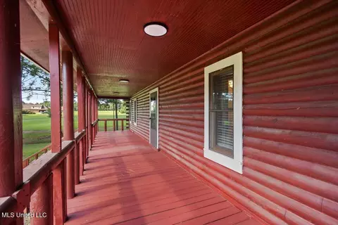 Exterior - 126 Parks Rd, Jackson, MS 39212 photo 3 of 7