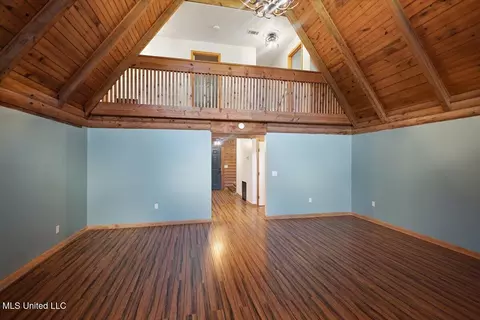 Living - 126 Parks Rd, Jackson, MS 39212 photo 2 of 2