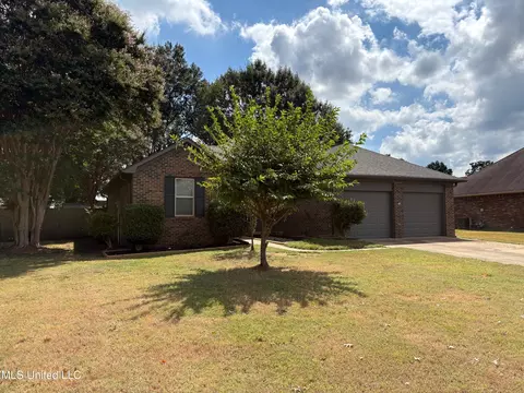 Exterior - 120 N Parkway St, Hernando, MS 38632 photo 3 of 5