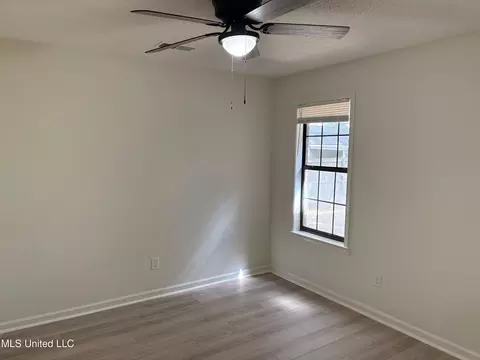 Bedroom - 120 N Parkway St, Hernando, MS 38632 photo 3 of 4