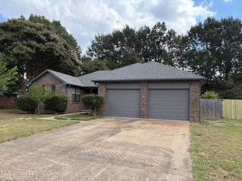120 N Parkway St, Hernando, MS 38632