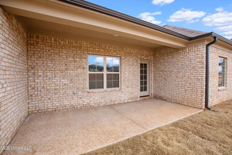 Exterior - 705 Lucas Ln, Hernando, MS 38632 photo 4 of 4