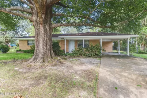 119 Gahan Dr, Gulfport, MS 39503