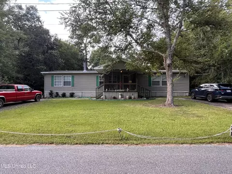 13212 Greenacres, Ocean Springs, MS 39564