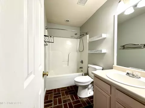 Bath - 306 Evergreen Way, Brandon, MS 39047 photo 4 of 4