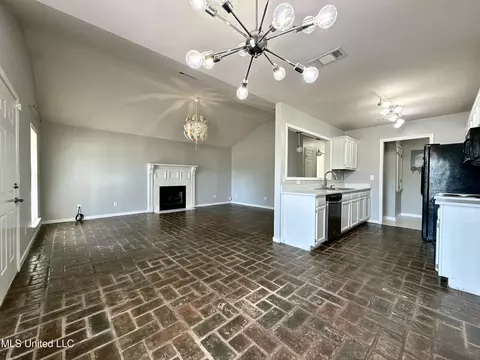Living - 306 Evergreen Way, Brandon, MS 39047 photo 3 of 3