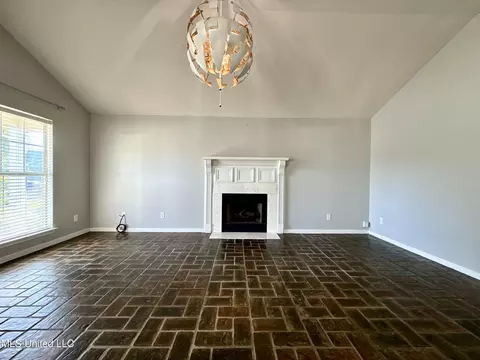 Living - 306 Evergreen Way, Brandon, MS 39047 photo 2 of 3