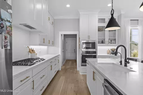 Kitchen - 124 Seymour Dr, Madison, MS 39110 photo 3 of 6