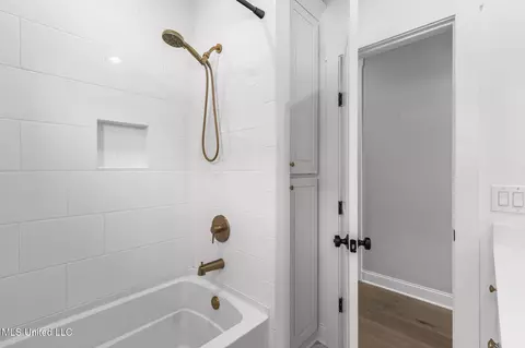Bath - 124 Seymour Dr, Madison, MS 39110 photo 7 of 7