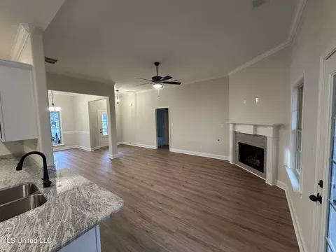 Living - 944 Collie Dr, Hernando, MS 38632 photo 3 of 3