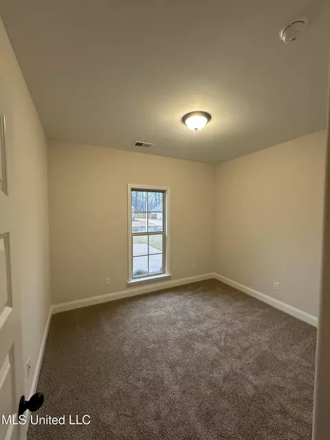 Bedroom - 944 Collie Dr, Hernando, MS 38632 photo 3 of 4