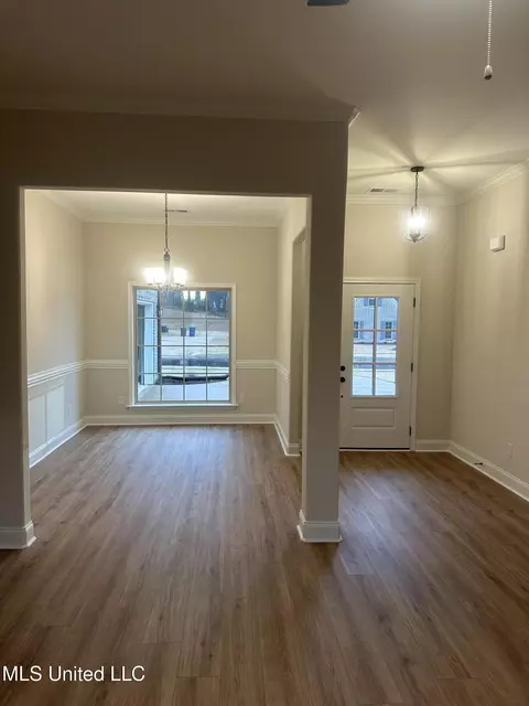 Entry Way - 944 Collie Dr, Hernando, MS 38632 photo 1 of 2