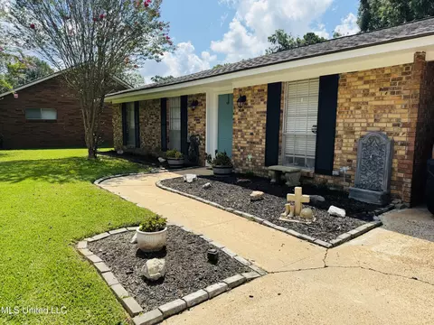 32 Pecanway Dr, Natchez, MS 39120 photo 2