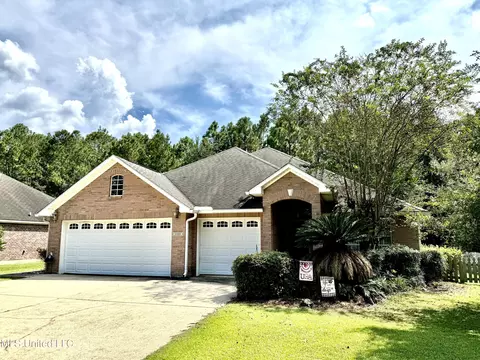 1709 Fairway Dr, Gautier, MS 39553