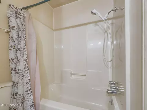 Bath - 209 11th St, Mount Olive, MS 39119 photo 2 of 2